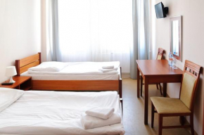  Baza Hotelowa Nowe Horyzonty  Варшава